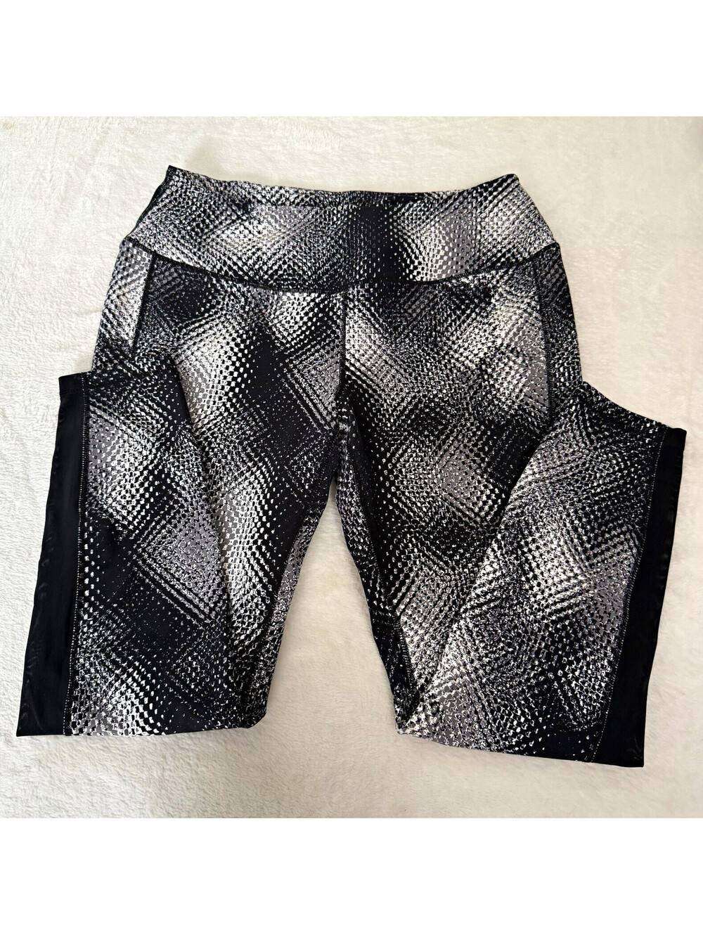 Torrid Active Leggings Womens 2 Black Gray Snakeskin Print Athletic Plus Size
